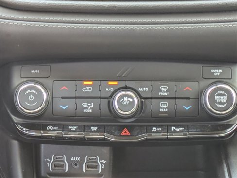 Used 2022 Dodge Durango SXT image 25