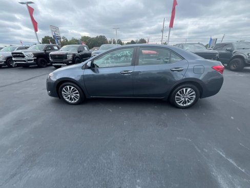 Used 2019 Toyota Corolla XLE image 4