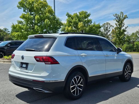 Used 2021 Volkswagen Tiguan SE w/ Panoramic Sunroof Package image 7