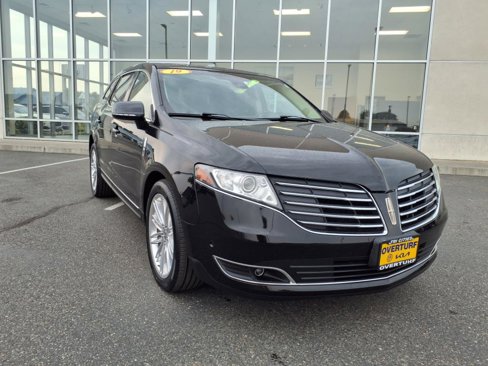 Used 2019 Lincoln MKT AWD image 1