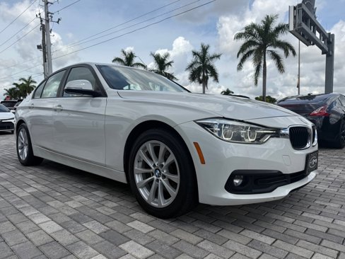 Used 2018 BMW 320i Sedan image 1