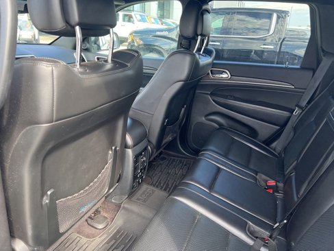 Used 2017 Jeep Grand Cherokee Limited w/ Luxury Group II image 6