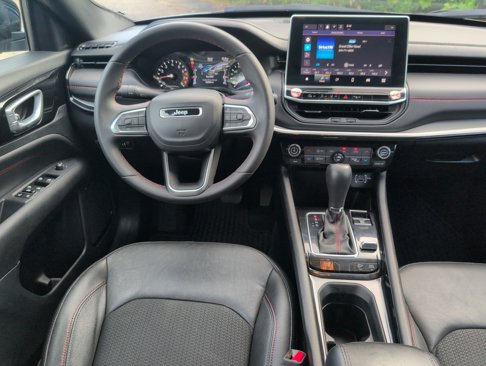 Used 2024 Jeep Compass Trailhawk image 32