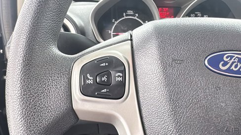 Used 2013 Ford Fiesta SE image 21