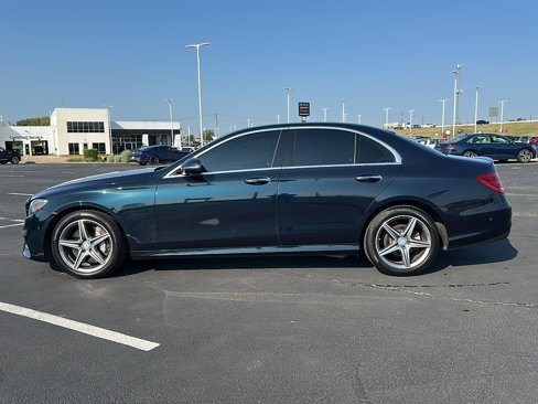 Used 2017 Mercedes-Benz E 300 4MATIC image 5