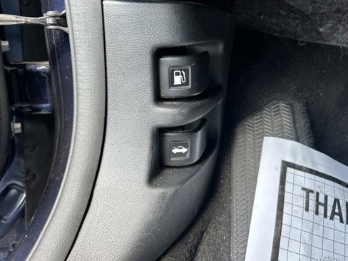 Used 2017 Honda CR-V LX image 25