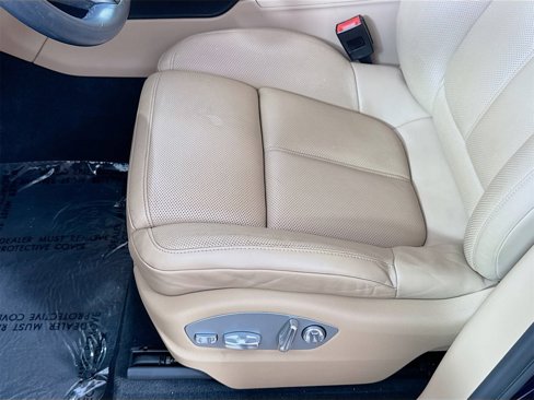 Certified 2022 Porsche Macan image 16
