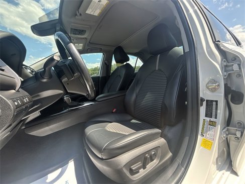 Used 2020 Toyota Camry SE image 13