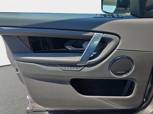 Used 2024 Land Rover Discovery Sport S image 27