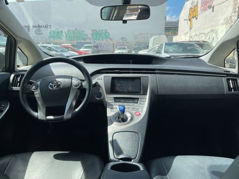 Used 2013 Toyota Prius Four image 12