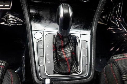 Used 2017 Volkswagen GTI Sport image 18