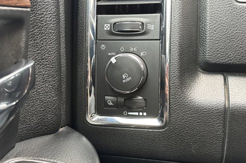 Used 2014 RAM 1500 Laramie w/ Convenience Group image 32