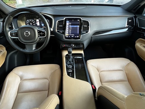 Used 2018 Volvo XC90 T6 Momentum w/ Convenience Package image 34