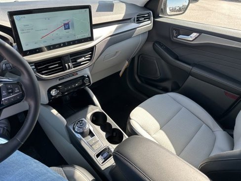New 2025 Ford Escape SE image 30