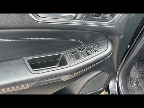 Used 2022 Ford Edge Titanium image 8
