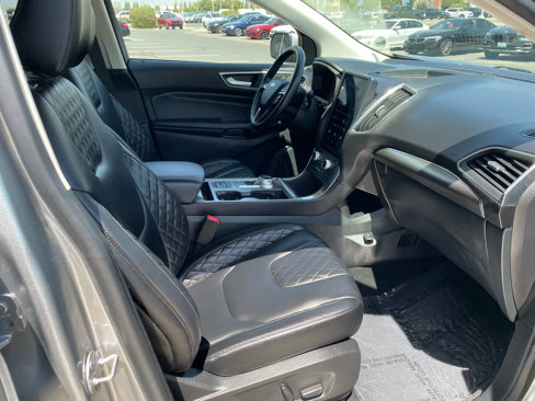 Used 2023 Ford Edge Titanium image 10