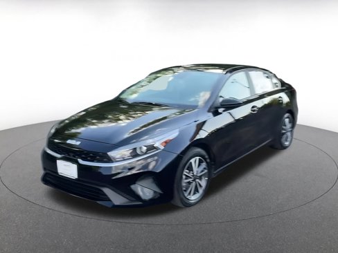 Used 2024 Kia Forte LXS image 7
