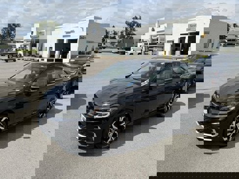 Certified 2025 Volkswagen Jetta SEL image 1