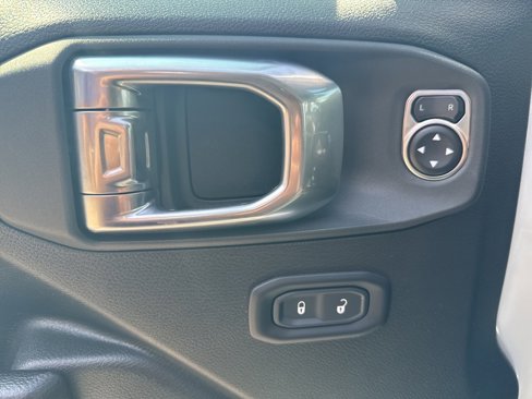 Used 2024 Jeep Wrangler Unlimited Rubicon 4xe image 12