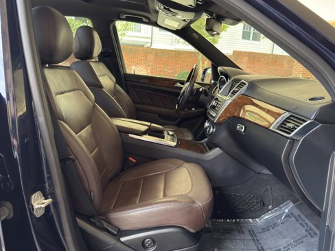Used 2015 Mercedes-Benz GL 450 4MATIC image 26