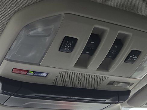 Used 2022 Subaru Ascent Limited w/ Technology Package image 25