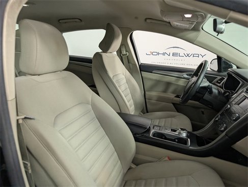 Used 2017 Ford Fusion SE image 24