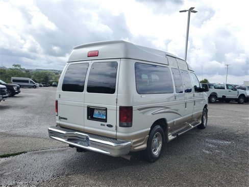 Used 2010 Ford E-150 and Econoline 150 image 4