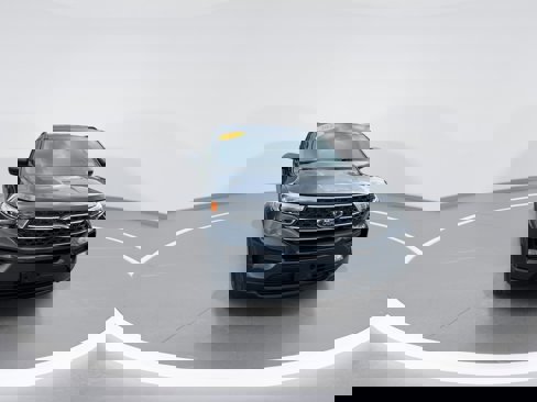 Used 2022 Ford Explorer XLT image 4