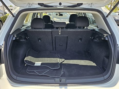 Used 2019 Volkswagen e-Golf SE w/ Driver Assistance Package image 16