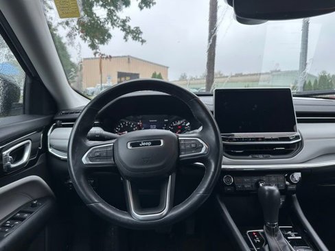 Used 2022 Jeep Compass Limited image 21