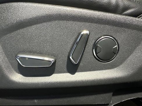 Used 2016 Ford Explorer XLT w/ Equipment Group 202A image 35