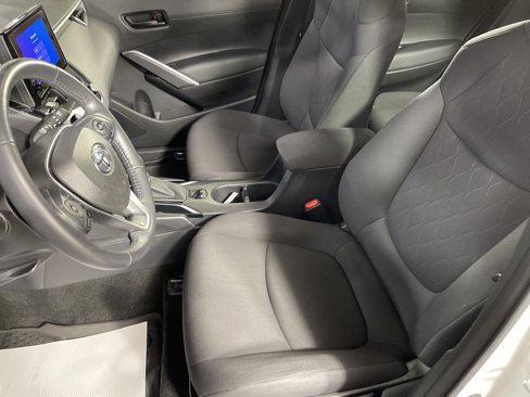 Used 2023 Toyota Corolla Cross LE image 8