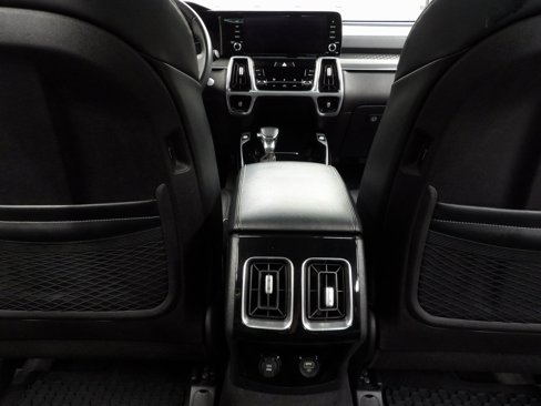 Used 2022 Kia Sorento SX image 16