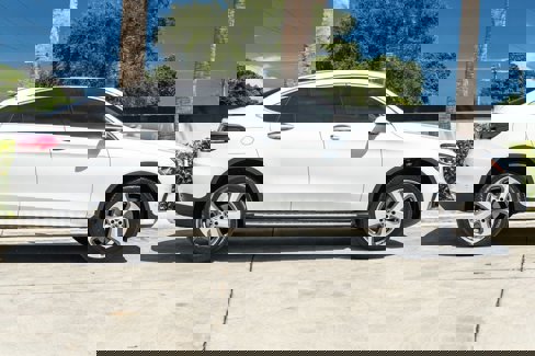 Used 2022 Mercedes-Benz GLC 300 4MATIC Coupe image 9