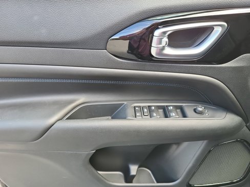 New 2026 Jeep Compass Latitude image 24