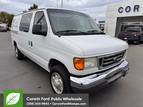 Used 2005 Ford E-250 and Econoline 250 image 3
