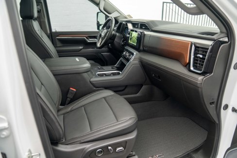 Used 2024 GMC Sierra 3500 Denali w/ Denali Reserve Package image 35
