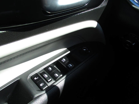 Used 2023 Jeep Compass Limited w/ Sun and Sound Group image 23