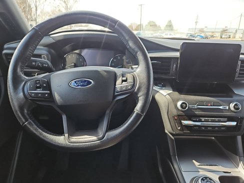 Used 2020 Ford Explorer XLT w/ Comfort Package image 17