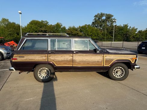 Used 1990 Jeep Grand Wagoneer image 6