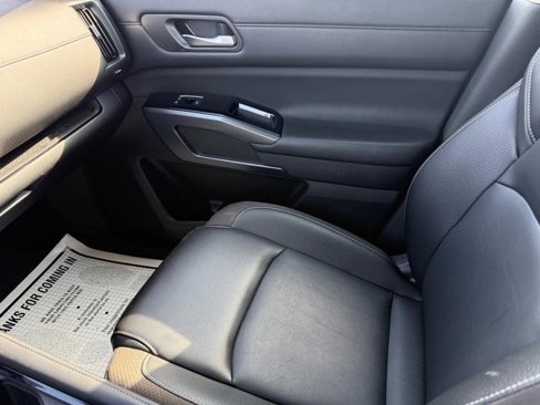 Used 2023 Nissan Pathfinder SL w/ SL Premium Package image 23