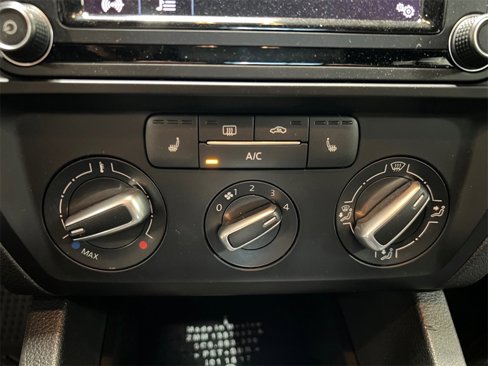 Used 2017 Volkswagen Jetta SE image 32