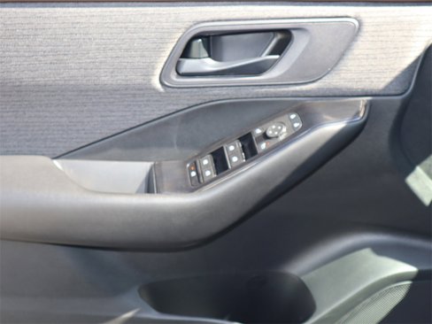 Certified 2023 Nissan Rogue S image 14