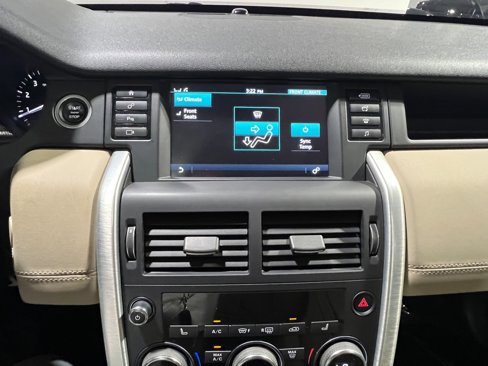 Used 2018 Land Rover Discovery Sport HSE image 32