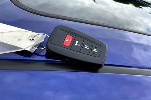 Used 2021 Toyota Corolla SE w/ SE Premium Package image 33