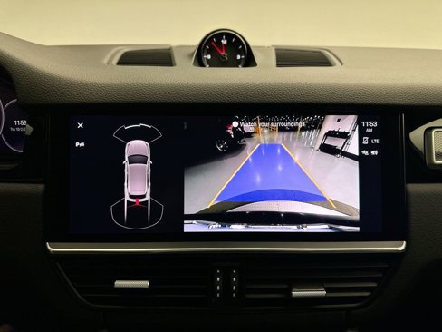 Used 2022 Porsche Cayenne image 16