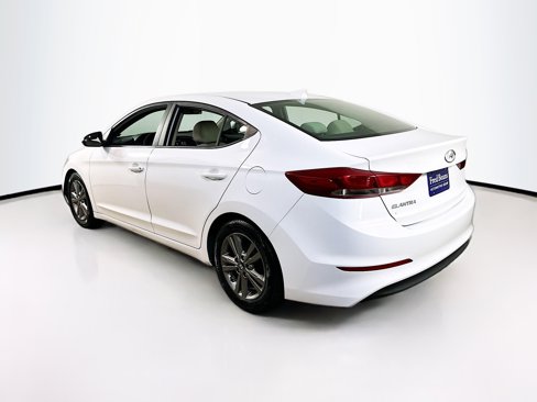 Used 2017 Hyundai Elantra SE image 5