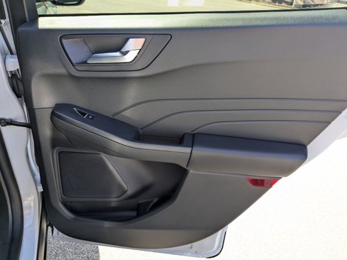 New 2025 Ford Escape ST-Line image 32