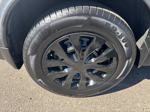 Used 2018 Nissan Rogue S image 5