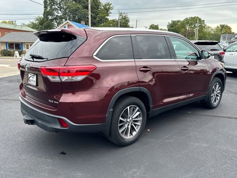 Used 2019 Toyota Highlander XLE image 7